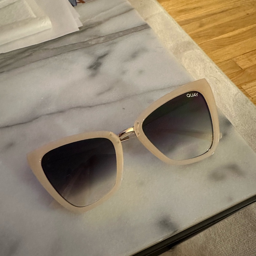 Quay never worn sunglasses